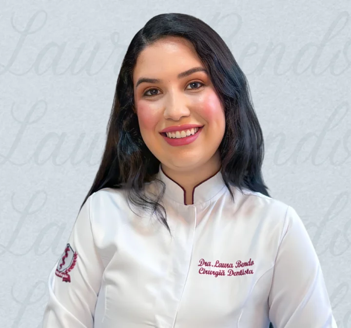 Dra. Laura Bendo, cirurgiã-dentista da CORA